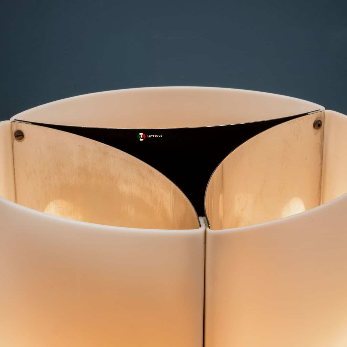 ‘526 / P’ by Massimo Vignelli Table Lamp