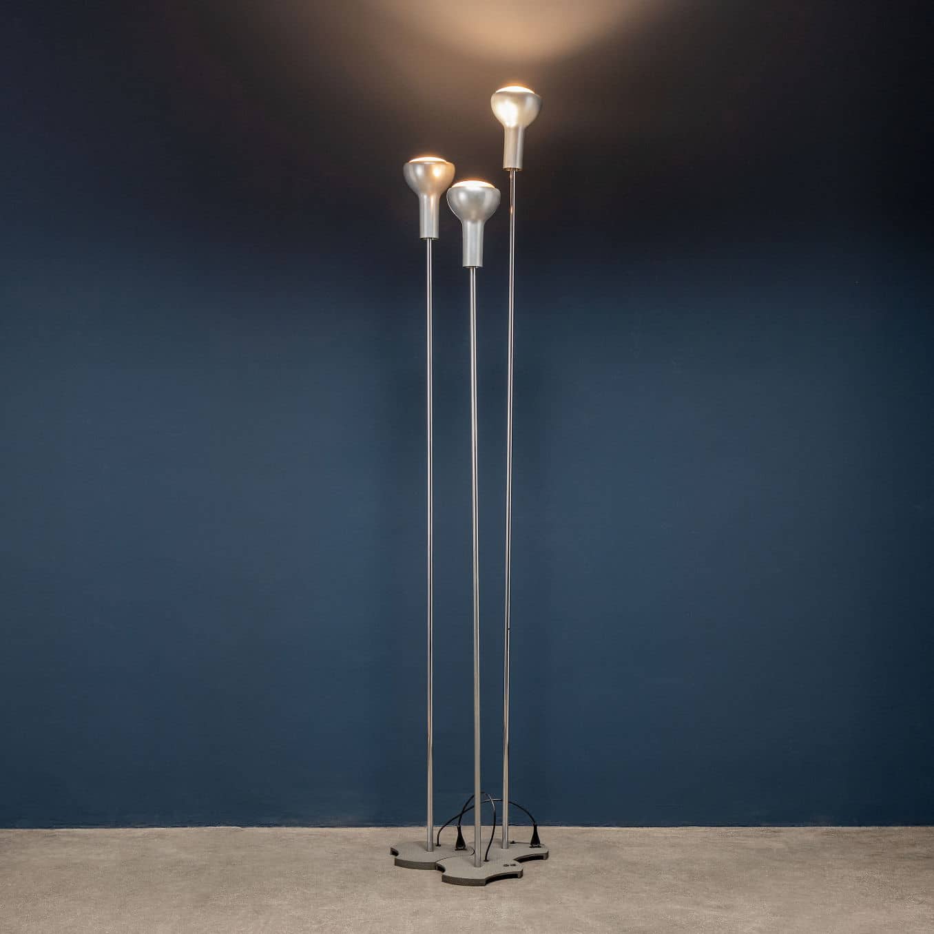 Three ‘1073’ floor lamps, Gino Sarfatti