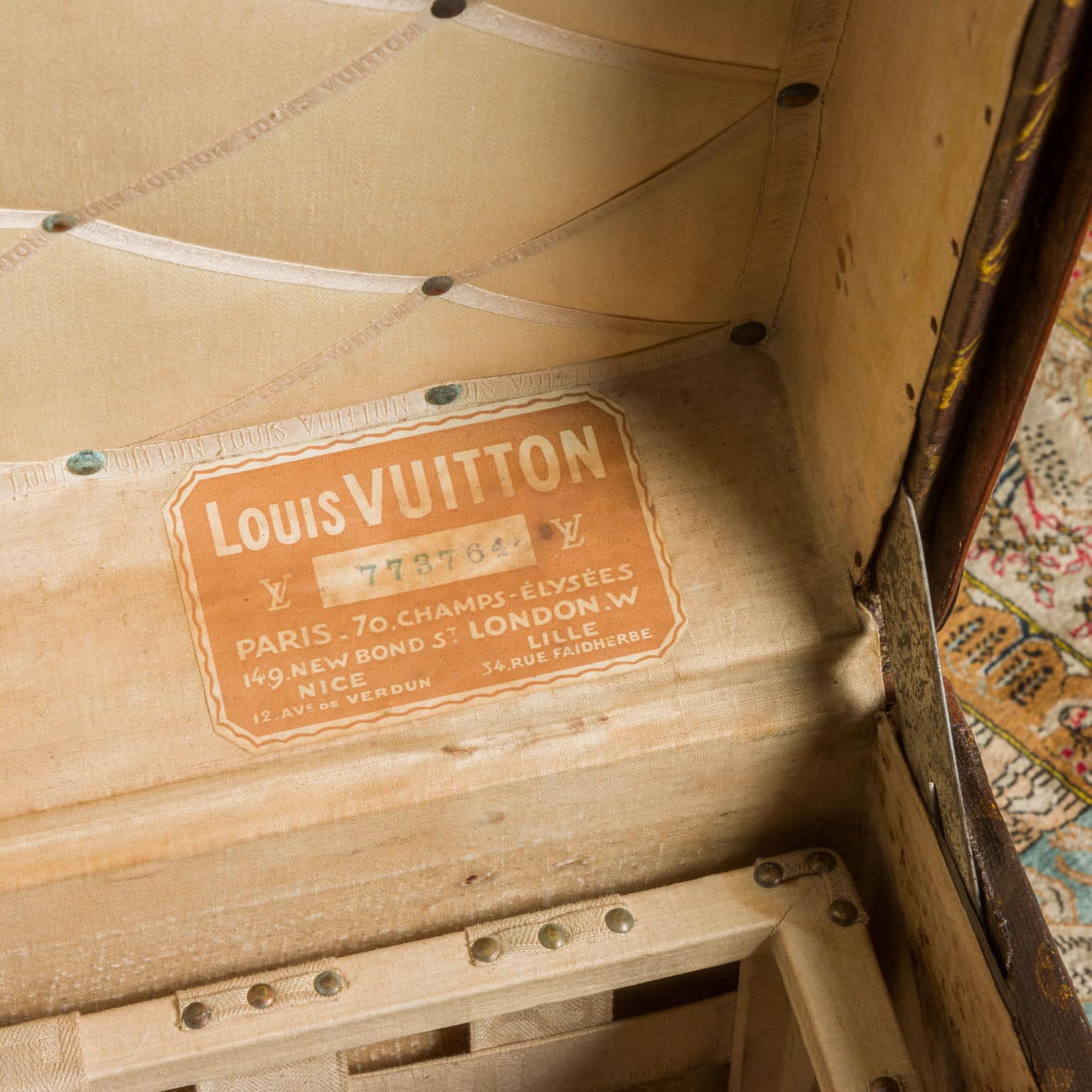 Louis Vuitton trunk Malle à Chapeaux. Paris, around 1926 - Fineart