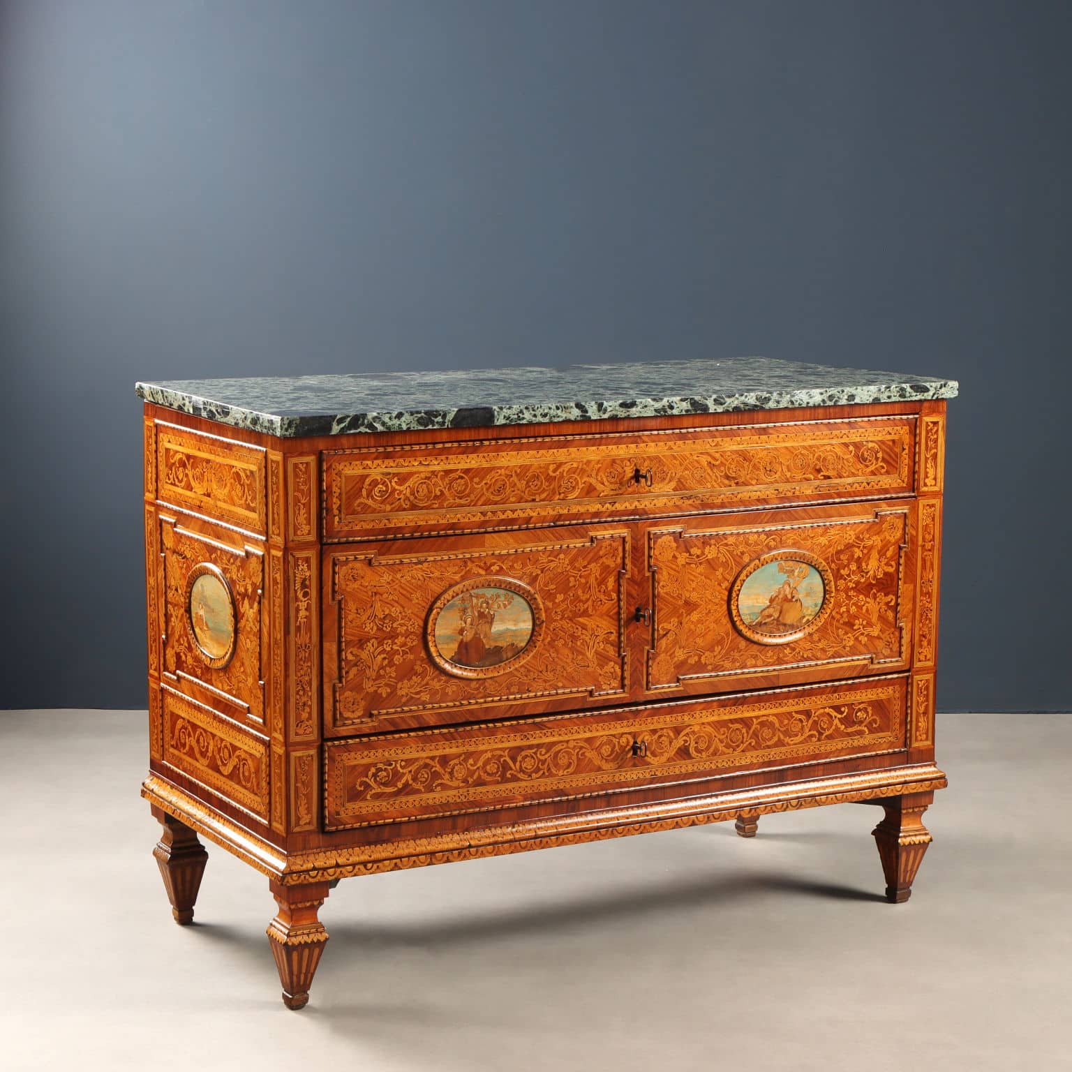 Chest of drawers. Lombard inlayer, circa 1790.