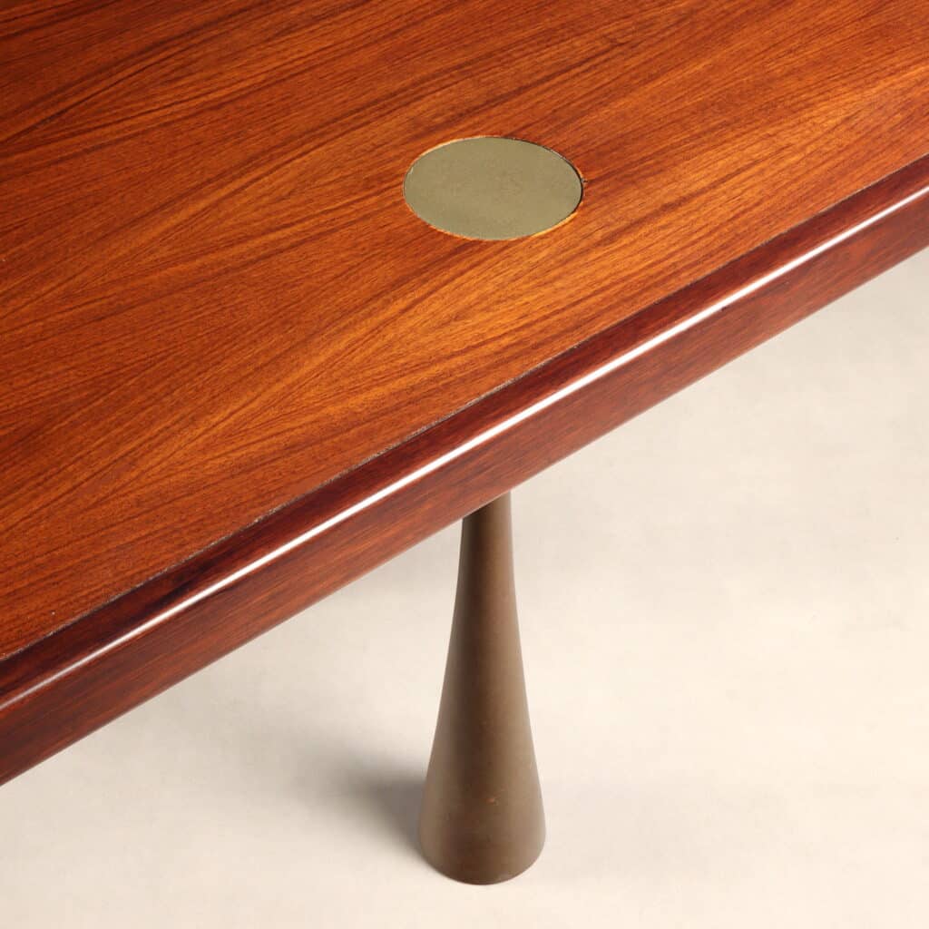 Designe of Table by Angelo Mangiarotti