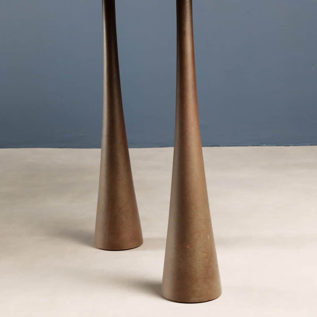 Details of dining table designed by Angelo Mangiarotti